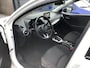 Mazda 2 1.5 Skyactiv-G Comfort Automaat, 15 inch LM velgen, PDC, Clima, Stoelverwarming, Apple Carplay/Android Auto, Nav, Cruise, ASR, LKA