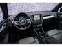 Volvo XC40 2.0 B4 Plus Dark | Trekhaak | Adaptive Cruise Control | Dode hoek detectie BLIS | Harman Kardon audio | Elektrische stoelverstelling | Stoel- en stuurverwarming | Verwarmde Voorruit |