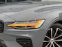 Volvo V60 2.0 T6 Plug-in hybrid AWD Ultimate Bright / Trekhaak Elektrisch Wegklapbaar / Stoel & Stuurverwarming / Google Maps Navi /
