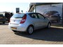 Hyundai i30 1.6i Style , Automaat, 16 inch LM velgen, Airco, PDC, Deels leer, Elektrische ramen en spiegel verstelling, Airbag, Bekerhouders, CD-speler