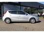 Hyundai i30 1.6i Style , Automaat, 16 inch LM velgen, Airco, PDC, Deels leer, Elektrische ramen en spiegel verstelling, Airbag, Bekerhouders, CD-speler
