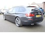 BMW 5-Serie Touring 530i High Executive LEER MEMORY HUD STOELVERW. XENON CRUISE CLIMA NAVI 2XPDC 20''LMV