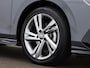 Volkswagen Golf 1.5 eTSI 130pk DSG R-Line · Apple/Android Car Play · Navigatie · P-Sensoren · Sfeerverlichting · Getint Glas · 17'' Inch · Garantie t/m 12-02-2028 of 100.000km