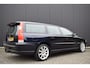 Volvo V70 2.4i 140pk Automaat Momentum Zwart Leder | Navigatie | Stoelverwarming | Trekhaak | Volledig Onderhouden!!