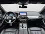 BMW 5-Serie 520i High Exec M - Sport / Elektrische stoelen met geheugenfunctie / Stoelverwarming / Lederen Bekleding / Apple Carplay & Android Auto / 18" lm. velgen /Camera / Cruise Control / Climate Control /
