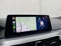 BMW 5-Serie 520i High Exec M - Sport / Elektrische stoelen met geheugenfunctie / Stoelverwarming / Lederen Bekleding /  Apple Carplay & Android Auto / 18" lm. velgen /Camera / Cruise Control / Climate Control /