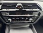 BMW 5-Serie 520i High Exec M - Sport / Elektrische stoelen met geheugenfunctie / Stoelverwarming / Lederen Bekleding /  Apple Carplay & Android Auto / 18" lm. velgen /Camera / Cruise Control / Climate Control /