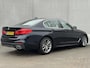 BMW 5-Serie 520i High Exec M - Sport / Elektrische stoelen met geheugenfunctie / Stoelverwarming / Lederen Bekleding / Apple Carplay & Android Auto / 18" lm. velgen /Camera / Cruise Control / Climate Control /