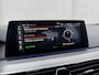 BMW 5-Serie 520i High Exec M - Sport / Elektrische stoelen met geheugenfunctie / Stoelverwarming / Lederen Bekleding / Apple Carplay & Android Auto / 18" lm. velgen /Camera / Cruise Control / Climate Control /