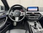 BMW 5-Serie 520i High Exec M - Sport / Elektrische stoelen met geheugenfunctie / Stoelverwarming / Lederen Bekleding / Apple Carplay & Android Auto / 18" lm. velgen /Camera / Cruise Control / Climate Control /