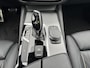 BMW 5-Serie 520i High Exec M - Sport / Elektrische stoelen met geheugenfunctie / Stoelverwarming / Lederen Bekleding / Apple Carplay & Android Auto / 18" lm. velgen /Camera / Cruise Control / Climate Control /