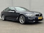BMW 5-Serie 520i High Exec M - Sport / Elektrische stoelen met geheugenfunctie / Stoelverwarming / Lederen Bekleding / Apple Carplay & Android Auto / 18" lm. velgen /Camera / Cruise Control / Climate Control /
