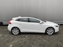 Volvo V40 1.6 T3 Momentum Clima, Navi, Pano, CC, PDC & Cam, LM, nw. APK – Inruil Mogelijk –