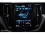 Volvo XC60 2.0 T6 Plug-in hybrid AWD Recharge 340 pk | Trekhaak | Facelift interface | Panoramadak | incl dakkoffer | NL NAP auto |