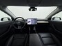 Tesla Model 3 SR+ 60kWh 325PK AutoPilot Leer PanoramaDak Adaptive Cruise Lmv 18" Camera's Elektr.-Stuur+Stoelen+Spiegels+Geheugen+Easy-Entry+Verwarmde stoelen Park assistent Pdc WIFI Ecc Lane-Assist Speed-Assist Soh 81% Ecc Navi Led DAB Voorverwarmen interieur via App Keyless One-Pedal-Drive Origineel Nederlandse Auto 1584kg licht! slechts 67 euro belasting p/m