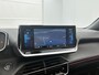 Peugeot e-2008 EV GT 50 kWh 136pk Automaat | Schuif-/Kanteldak | Navigatie | Adaptieve Cruise Control | LED | 18"LMV | Dodehoekdetectie | Keyless Entry/Start |