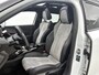 Peugeot e-2008 EV GT 50 kWh 136pk Automaat | Schuif-/Kanteldak | Navigatie | Adaptieve Cruise Control | LED | 18"LMV | Dodehoekdetectie | Keyless Entry/Start |