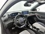 Peugeot e-2008 EV GT 50 kWh 136pk Automaat | Schuif-/Kanteldak | Navigatie | Adaptieve Cruise Control | LED | 18"LMV | Dodehoekdetectie | Keyless Entry/Start |