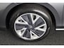 Skoda Superb Combi First Edition 1.5 MHEV 150 pk TSI e | Navigatie | Parkeercamera | Verwarmbare voorstoelen en achterbank | 18 inch Lichtmetalen velgen | Verlengde garantie