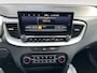 Kia Ceed Sportswagon 1.5 T-GDi DynamicLine | All-Seasonbanden | Apple Carplay / Android Auto | Navigatiesysteem | Parkeersensoren Voor + Achter | Parkeercamera Achter | Licht + Regensensor | Cruise Control | Climate Control | 16"Lichtmetalen velgen