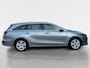 Kia Ceed Sportswagon 1.5 T-GDi DynamicLine | All-Seasonbanden | Apple Carplay / Android Auto | Navigatiesysteem | Parkeersensoren Voor + Achter | Parkeercamera Achter | Licht + Regensensor | Cruise Control | Climate Control | 16"Lichtmetalen velgen