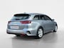 Kia Ceed Sportswagon 1.5 T-GDi DynamicLine | All-Seasonbanden | Apple Carplay / Android Auto | Navigatiesysteem | Parkeersensoren Voor + Achter | Parkeercamera Achter | Licht + Regensensor | Cruise Control | Climate Control | 16"Lichtmetalen velgen