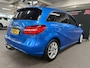 Mercedes-Benz B-klasse 180 Ambition/ Nederlandse auto/ Trekhaak/ Parkeersensoren voor en achter/ Set winterbanden