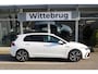 Volkswagen Golf 1.5 eTSI 150pk R-Line DSG Automaat / Head-up Display / Camera / Stuur & Stoelverwarming / Navigatie / App-Connect / 18" LMV