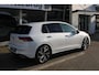 Volkswagen Golf 1.5 eTSI 150pk R-Line DSG Automaat / Head-up Display / Camera / Stuur & Stoelverwarming / Navigatie / App-Connect / 18" LMV