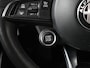 Alfa Romeo Giulia 2.0T Sprint | Leder | Adaptive cruise | Stoel & stuurverwarming | Trekhaak | Camera | Sportstoelen | Keyless | Carplay | Bi-Xenon | Climate control | Navigatie