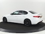 Alfa Romeo Giulia 2.0T Sprint | Veloce Pack | Leder | Adaptive cruise | Stoel & stuurverwarming | Trekhaak | Camera | Sportstoelen | Keyless | Carplay | Bi-Xenon | Climate control | Navigatie