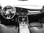 Alfa Romeo Giulia 2.0T Sprint | Leder | Adaptive cruise | Stoel & stuurverwarming | Trekhaak | Camera | Sportstoelen | Keyless | Carplay | Bi-Xenon | Climate control | Navigatie