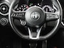 Alfa Romeo Giulia 2.0T Sprint | Leder | Adaptive cruise | Stoel & stuurverwarming | Trekhaak | Camera | Sportstoelen | Keyless | Carplay | Bi-Xenon | Climate control | Navigatie