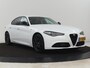 Alfa Romeo Giulia 2.0T Sprint | Leder | Adaptive cruise | Stoel & stuurverwarming | Trekhaak | Camera | Sportstoelen | Keyless | Carplay | Bi-Xenon | Climate control | Navigatie