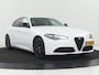 Alfa Romeo Giulia 2.0T Sprint | Veloce Pack | Leder | Adaptive cruise | Stoel & stuurverwarming | Trekhaak | Camera | Sportstoelen | Keyless | Carplay | Bi-Xenon | Climate control | Navigatie
