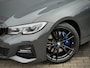 BMW 3-Serie Touring 330i M-Sport Facelift 259pk Dravitgrau | Laserlicht | 360 Camera | Harman Kardon | CoPilot Adaptive Cruise | Keyless Entry | HUD | Dealer O.H.