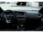 Volvo V40 1.5 T3 Polar+ Sport | Lichtmetalen Velgen 17" | Lederenbekleding | Harman/Kardon Audiosysteem | Electronic Climate Controle | Voorstoelen Verwarmend | Cruise Control | Leyless Entry+ Keyless Start | LED koplampen | Navigatiesysteem Full Map + Hard Disk | Panoramadak |