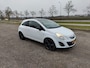 Opel Corsa 1.4I-16V 90pk Black-Edition Airco Radio cd/mp3 Elek.Ramen/Spiegels Sport-Comfort Stoelen Zwart Dak + Pianolak-delen Multi-Func.Stuur Mistlampen Privacy-glas Isofix LM-velgen volledig onderhouden , laatste beurt bij 216.000 km
