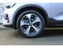 Volvo XC40 2.0 B4 Mild Hybrid Plus Dark | All-Season Banden | Trekhaak | Elektrisch Verstelbare Stoelen | Stuurverwarming | Stuurverwarming | Verwarmbare Voorruit | Harman/Kardon Premium Audiosysteem | Keyless Entry & Start | Draadloze Telefoonlader | Adaptieve Cruise Control & Pilot Assist |