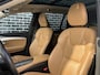Volvo XC90 Plug-in Hybrid T8 AWD Momentum | Trekhaak | Lederen Bekleding | Panoramadak | Lichtmetalen Velgen 19 inch | Navigatie | Parkeersensoren | 7 zitplaatsen | 4 zone climate control |