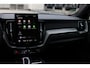 Volvo XC60 2.0 T6 Plug-in hybrid AWD Ultra Black Edition | Head-up display | Adaptive Cruise & Pilot Assist | Panoramisch Schuif-/Kanteldak | 360-Camera | Harman Kardon Premium Audio | Draadloze Telefoonlader