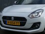 Suzuki Swift 1.2 Stijl Smart Hybrid NL-Auto Dealer o.h., Climate Control, Cruise Control, Camera. All Seasonbanden. Style uitvoering.