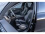 Volvo XC60 2.0 T6 Plug-in hybrid AWD Ultra Black Edition | PHEV | Panoramadak | Luchtvering | Head-Up Display | 360 Graden Camera | Harman Kardon Audio | Sportstoelen | Lichtmetalen Velgen 21 inch | Elektrische Achterklep | Parkeersensoren