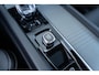 Volvo XC60 2.0 T6 Plug-in hybrid AWD Ultra Black Edition | PHEV | Panoramadak | Luchtvering | Head-Up Display | 360 Graden Camera | Harman Kardon Audio | Sportstoelen | Lichtmetalen Velgen 21 inch | Elektrische Achterklep | Parkeersensoren