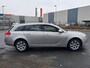 Opel Insignia Sports Tourer 1.8 Edition STUURT SOMS IETS ZWAAR