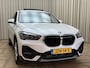 BMW X1 xDrive25e Panoramadak / Afn. Trekhaak / Navi Pro / LED / Cruise / Camera / PDC V&A / 17'' LMV