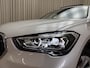 BMW X1 xDrive25e Panoramadak / Afn. Trekhaak / Navi Pro / LED / Cruise / Camera / PDC V&A / 17'' LMV