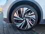Volkswagen ID.4 First Max 77 kWh | Met o.a. voorverwarming, panoramadak, elektrische stoelen, adaptive cruise en head-up display!