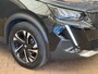 Peugeot 2008 1.2 PureTech Allure Pack Digitaal Dashboard | Camera | Carplay | Parkeersensoren | Carplay | Climate Control | Leder/Stof | Achteruitrijcamera | Airco (automatisch) | Apple Carplay/Android Auto|telefoonintegratie premium