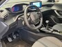 Peugeot 2008 1.2 PureTech Allure Pack Digitaal Dashboard | Camera | Carplay | Parkeersensoren | Carplay | Climate Control | Leder/Stof | Achteruitrijcamera | Airco (automatisch) | Apple Carplay/Android Auto|telefoonintegratie premium